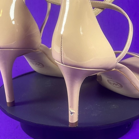 MICHAEL MICHAEL‎ KORS Beige Patent Leather Strappy Sandals Women's Size 8 - Picture 5 of 9